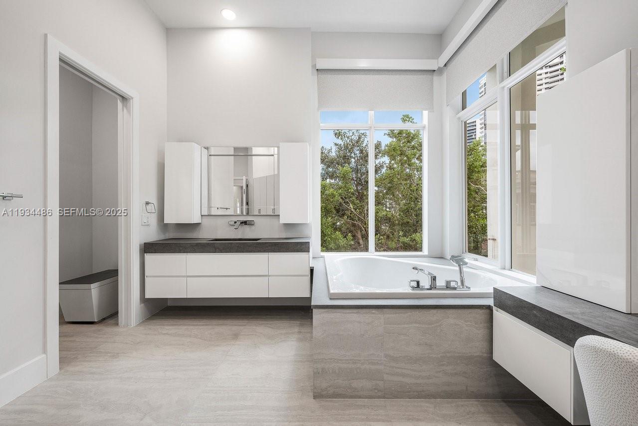 3912 Island Estates Dr Aventura, FL 33160