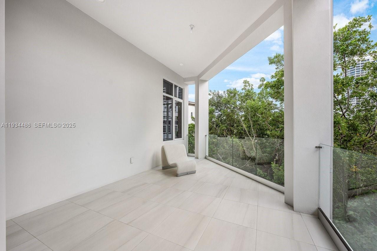 3912 Island Estates Dr Aventura, FL 33160