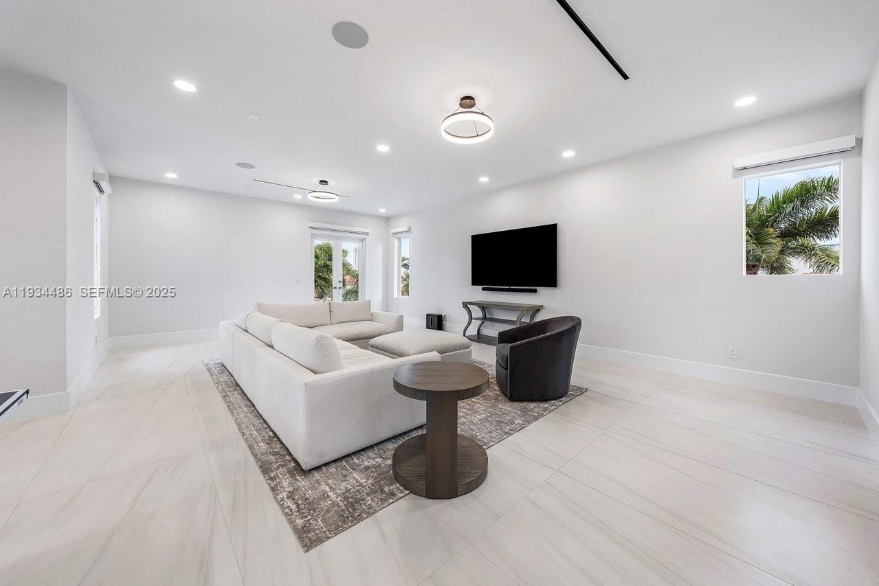 3912 Island Estates Dr Aventura, FL 33160