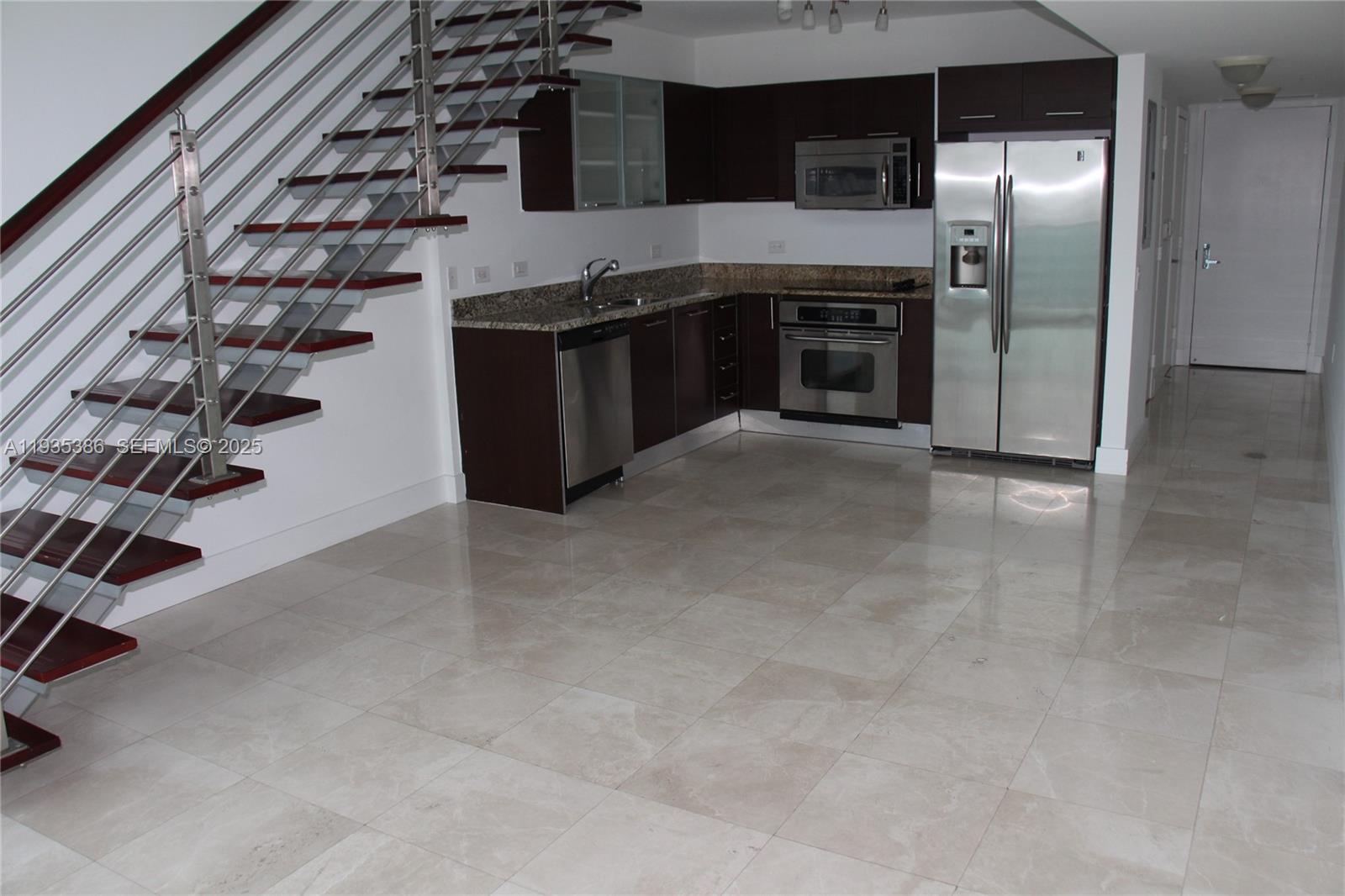 image Brickell on the River South15