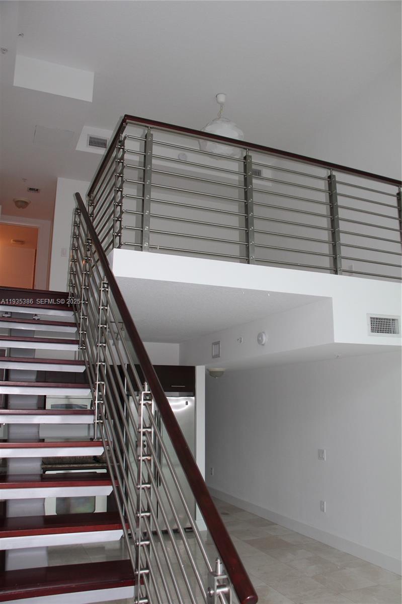 image Brickell on the River South19