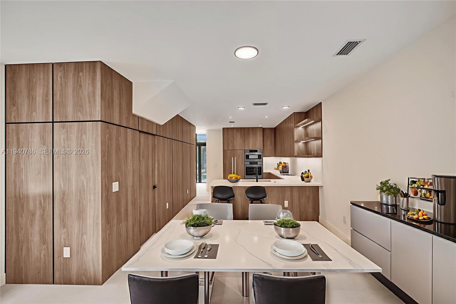 3073 Hibiscus St Miami, FL 33133