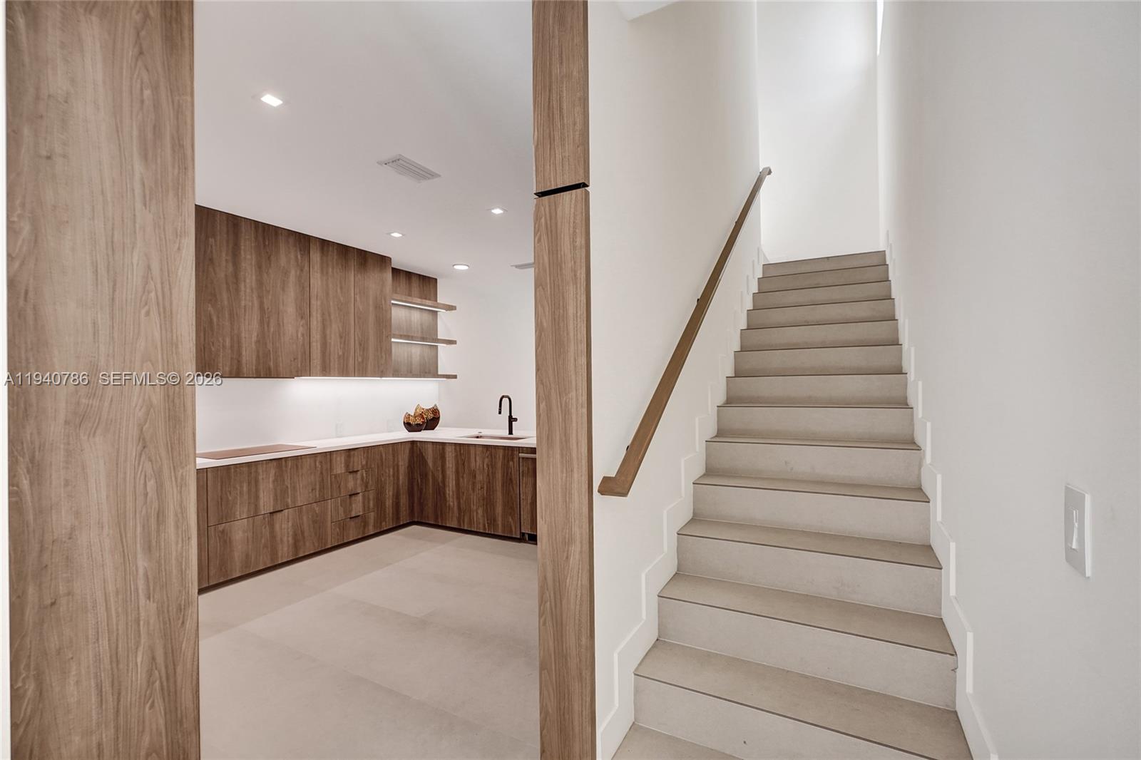 3073 Hibiscus St Miami, FL 33133