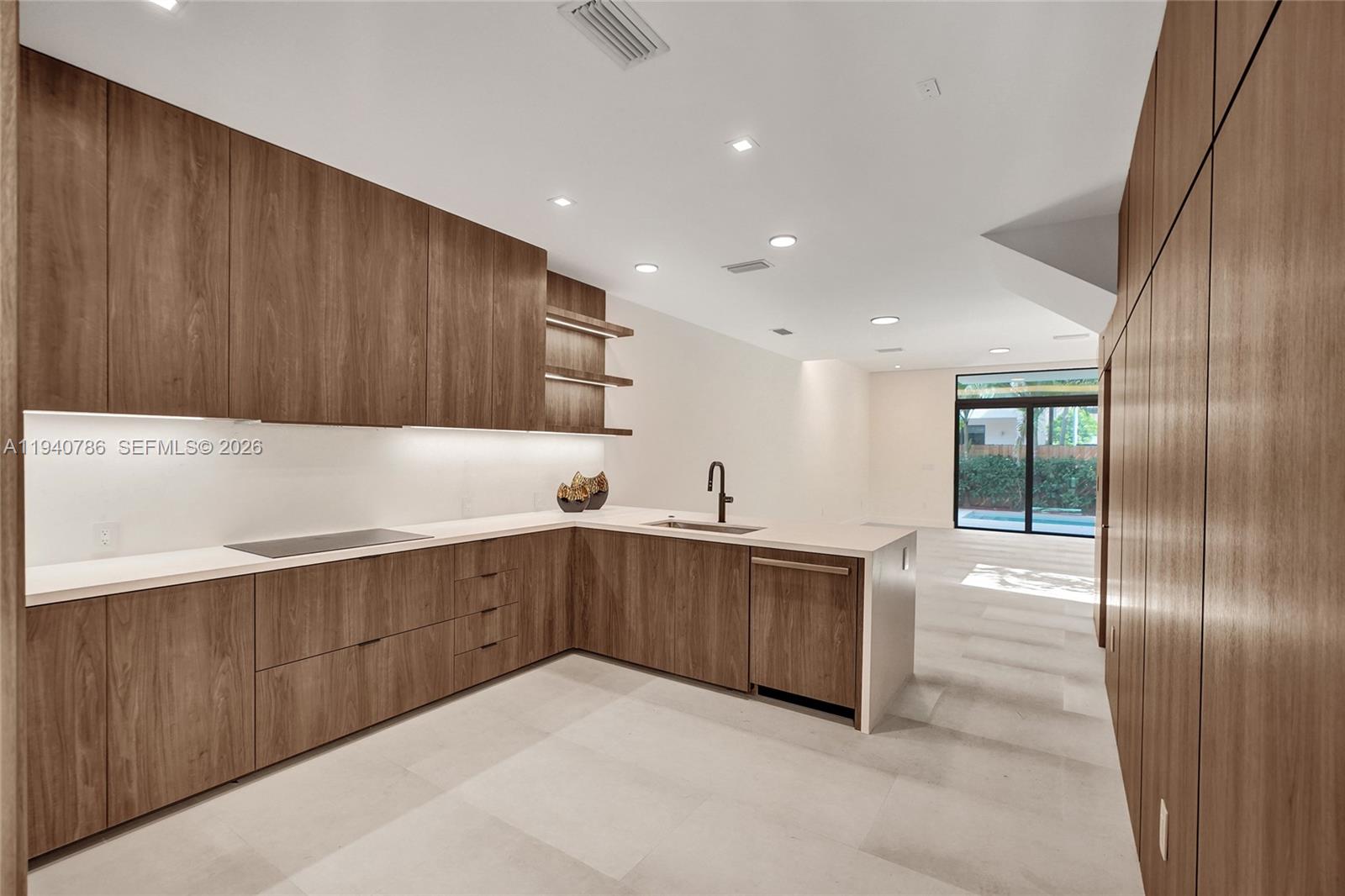 3073 Hibiscus St Miami, FL 33133