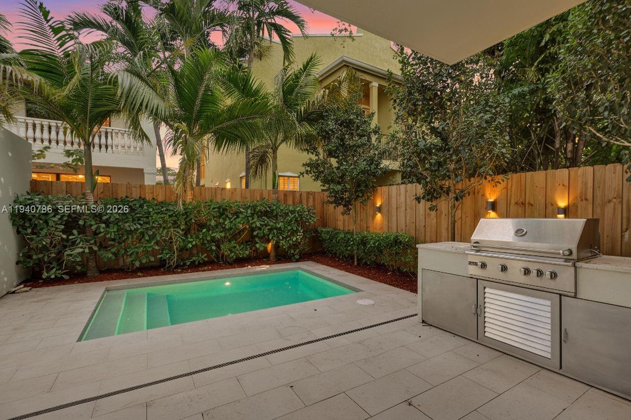 3073 Hibiscus St Miami, FL 33133