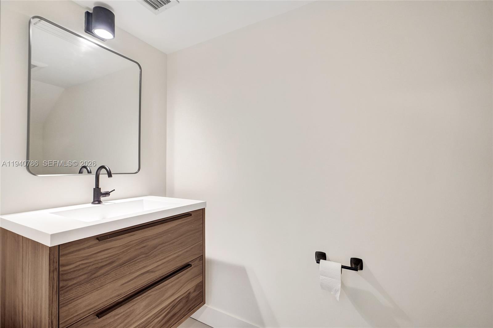 3073 Hibiscus St Miami, FL 33133