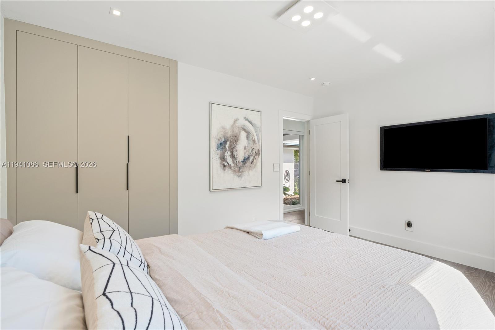 7810 Hawthorne Ave Miami Beach, FL 33141