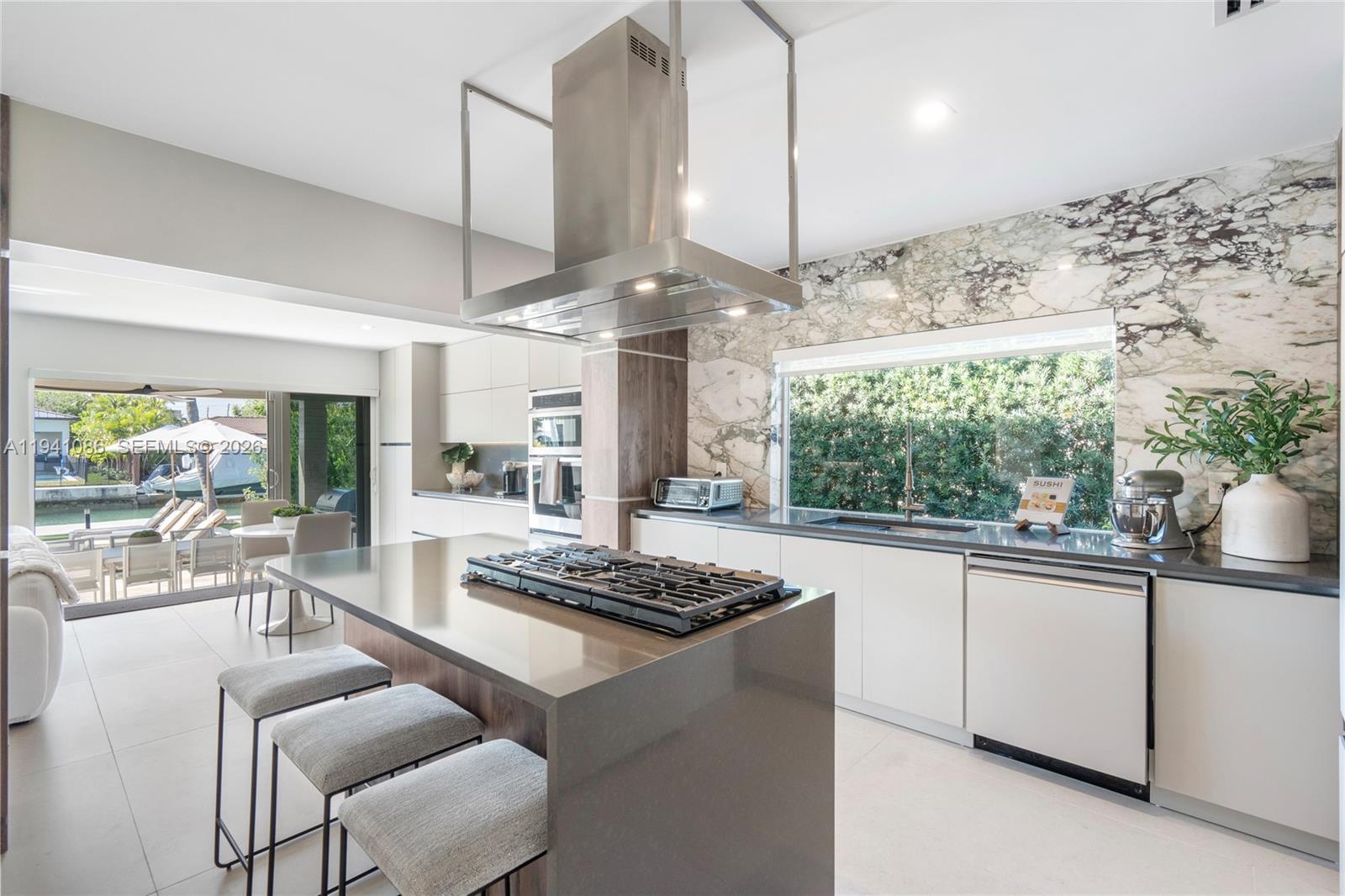 7810 Hawthorne Ave Miami Beach, FL 33141