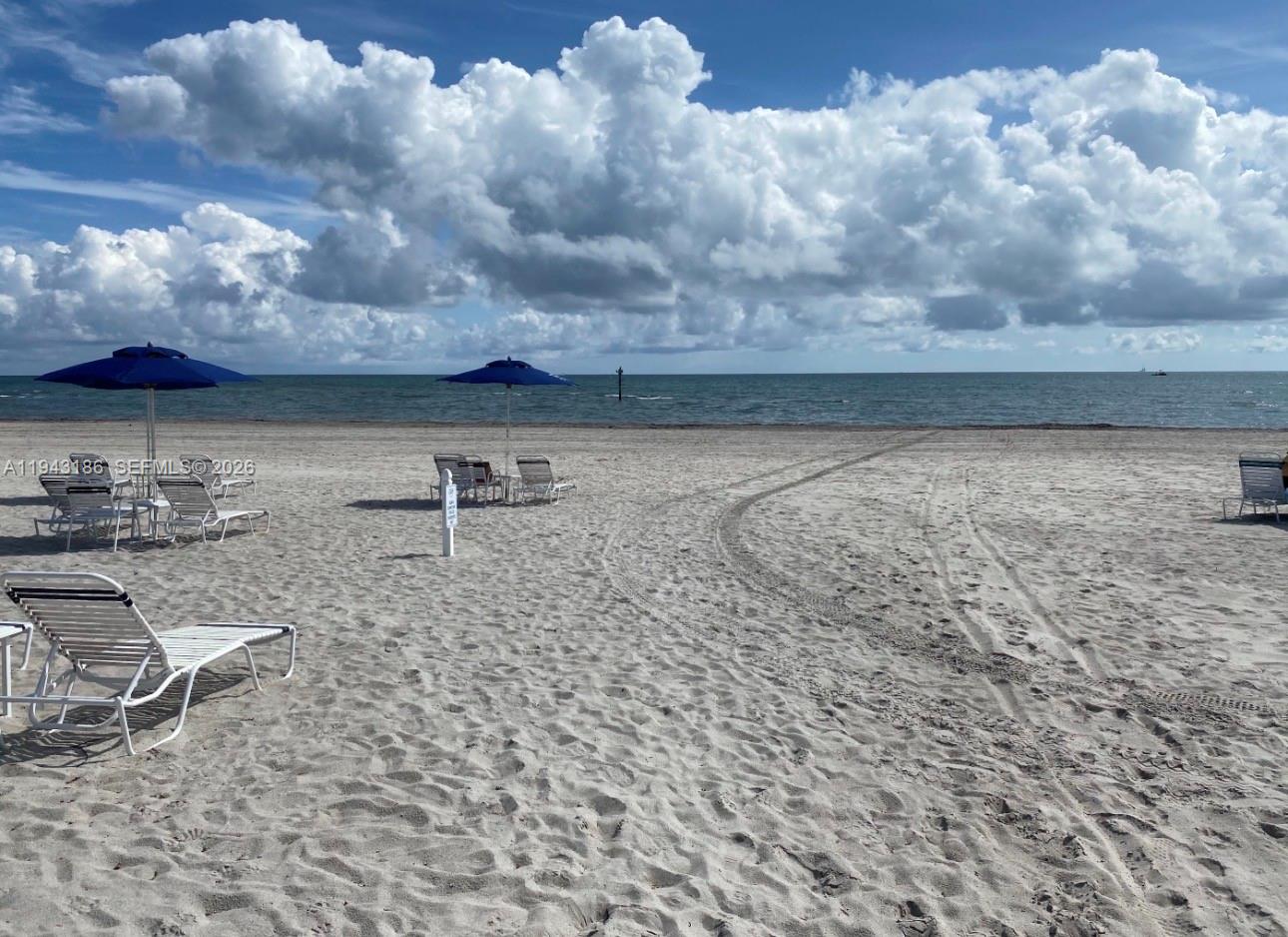 image Commodore Club West12