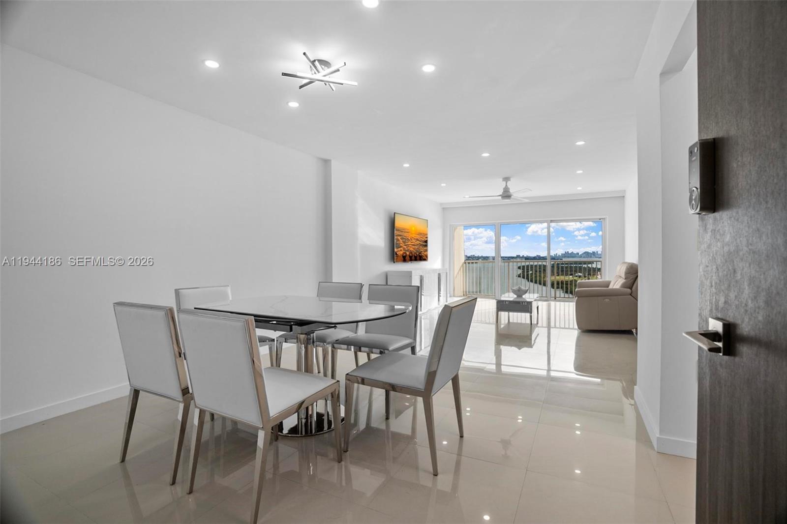 300 Bayview Dr #2108 Sunny Isles Beach, FL 33160