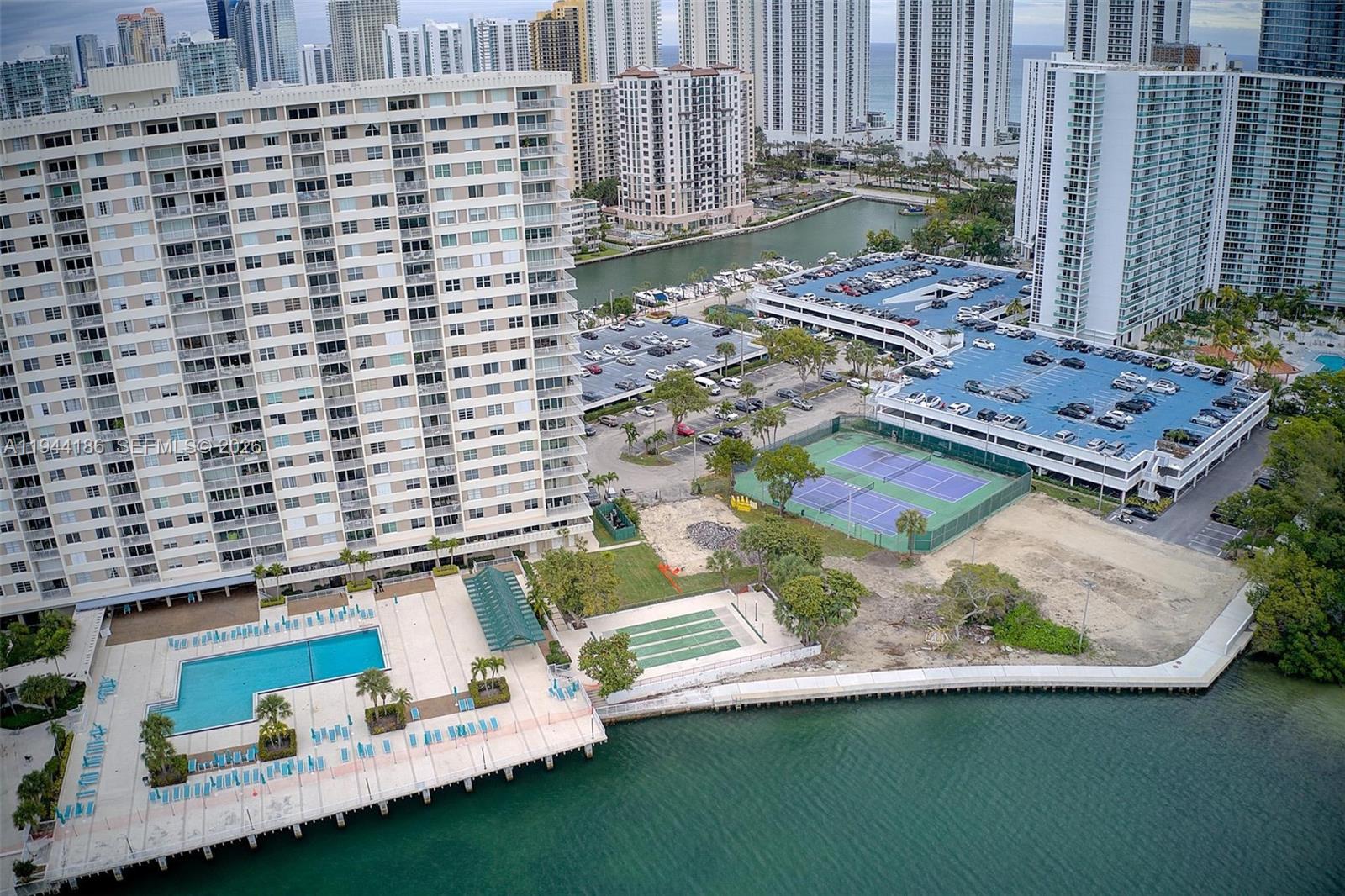 300 Bayview Dr #2108 Sunny Isles Beach, FL 33160