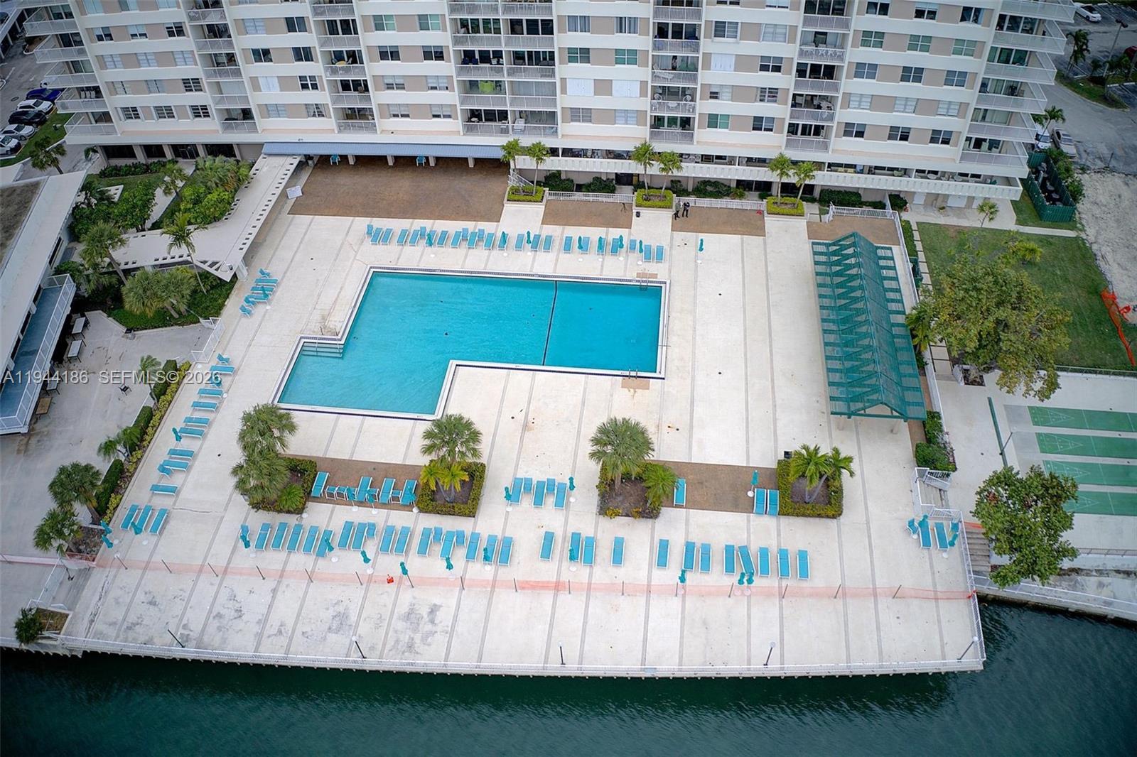 300 Bayview Dr #2108 Sunny Isles Beach, FL 33160