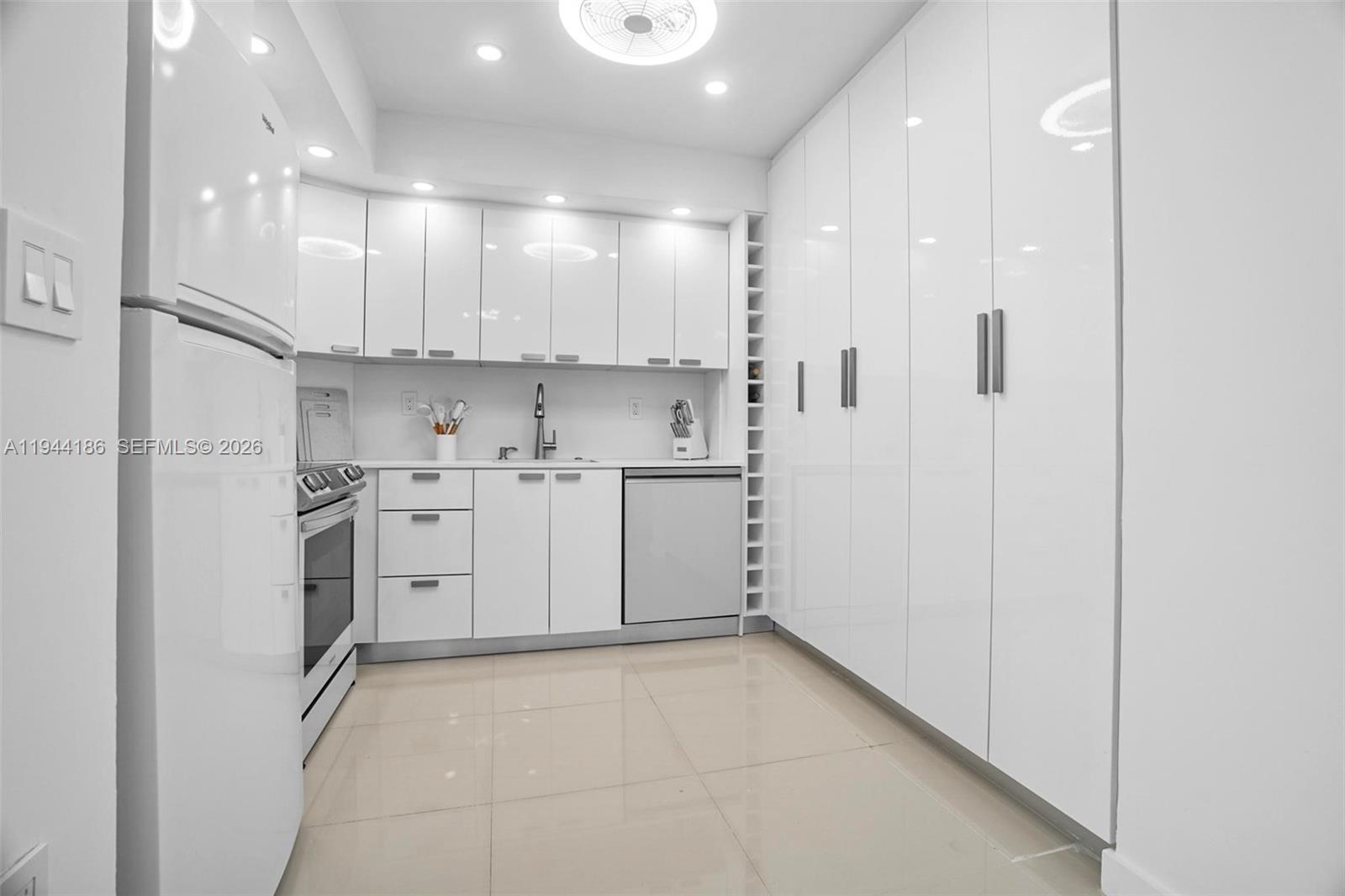 300 Bayview Dr #2108 Sunny Isles Beach, FL 33160