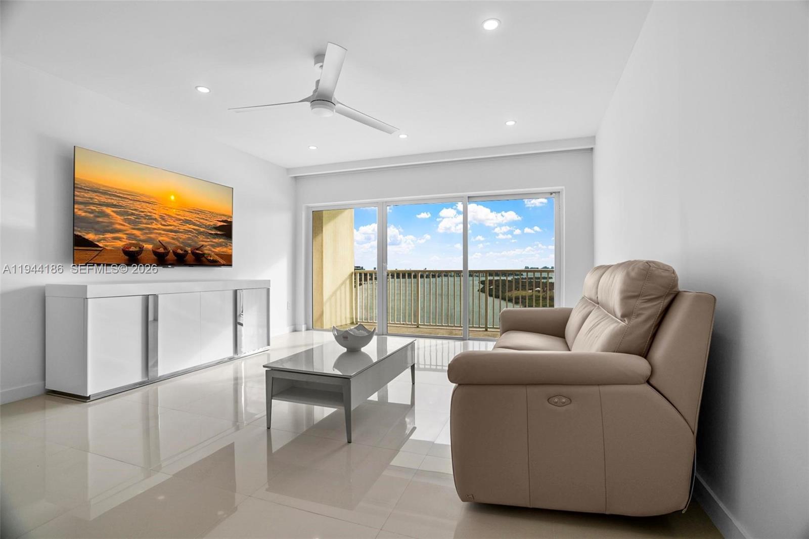 300 Bayview Dr #2108 Sunny Isles Beach, FL 33160