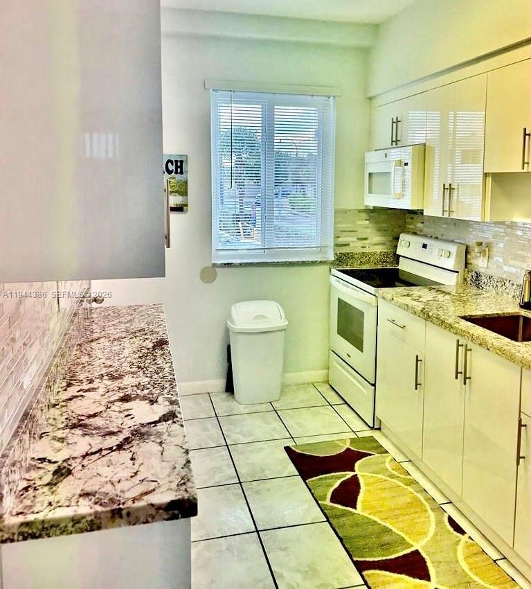 326 Harrison St #106A Hollywood, FL 33019