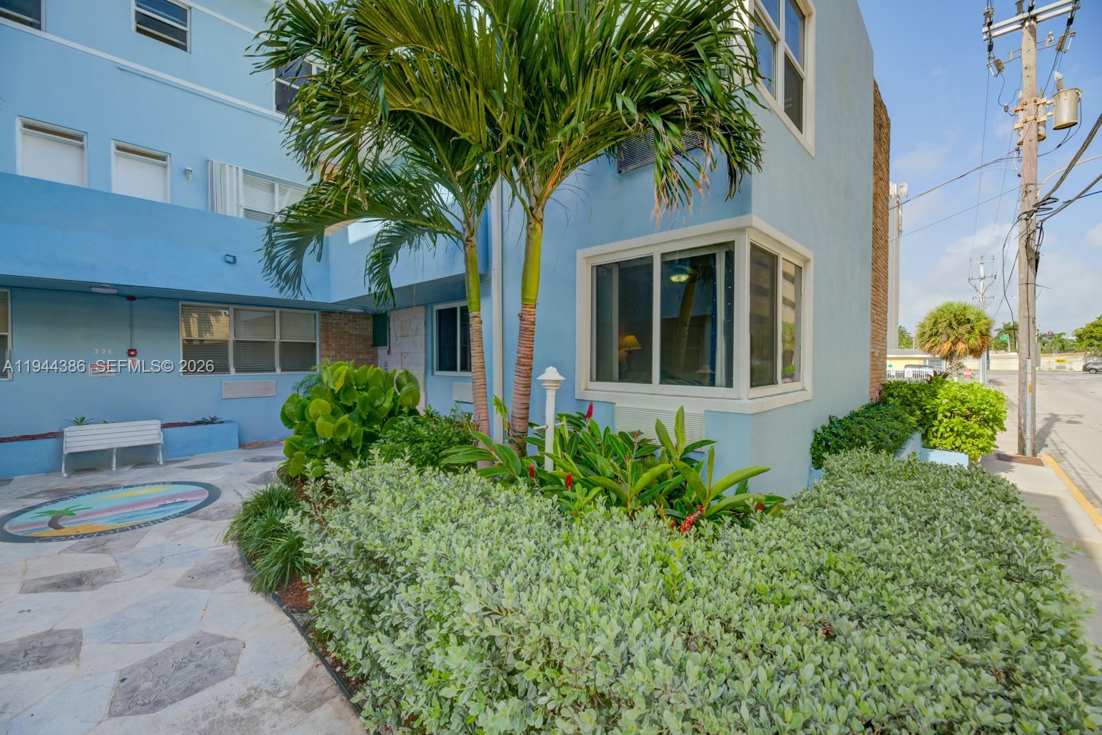 326 Harrison St #106A Hollywood, FL 33019