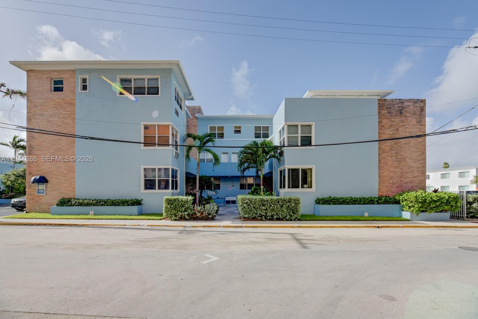 326 Harrison St #106A Hollywood, FL 33019