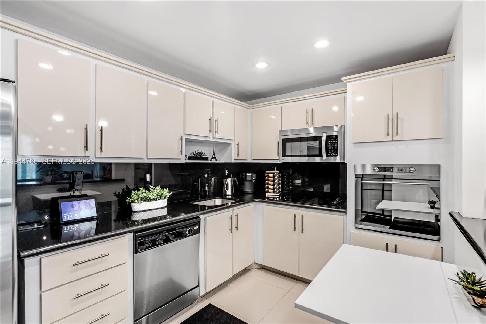 19380 Collins Ave #307 Sunny Isles Beach, FL 33160