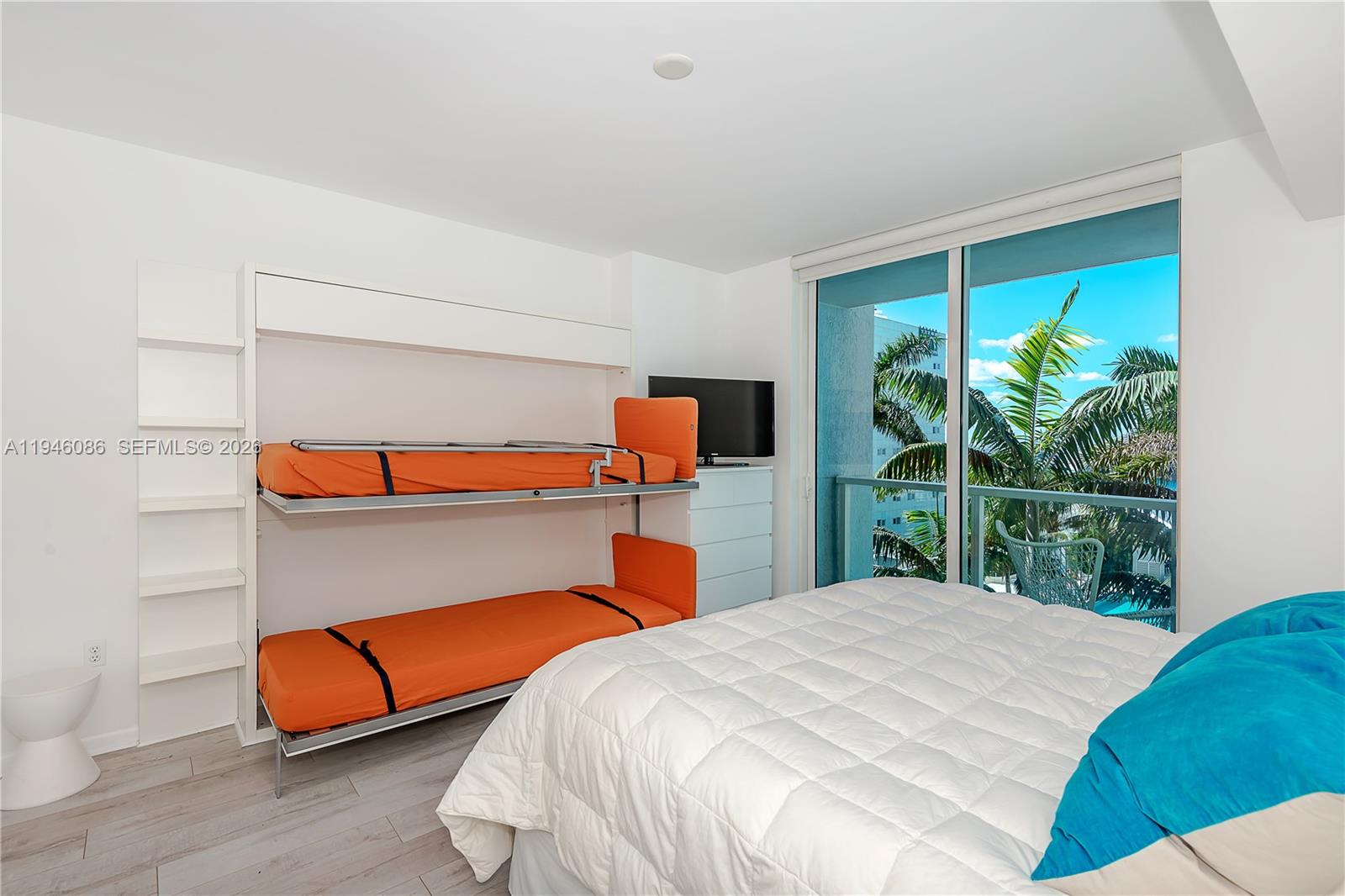 image Vizcayne South16