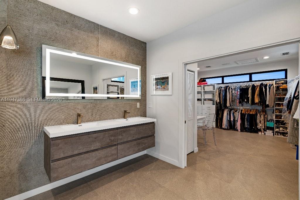 325 Campana Ave Coral Gables, FL 33156