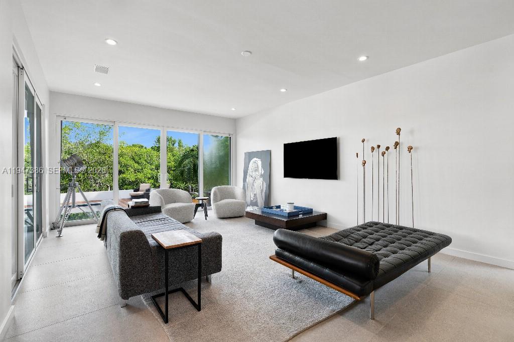 325 Campana Ave Coral Gables, FL 33156