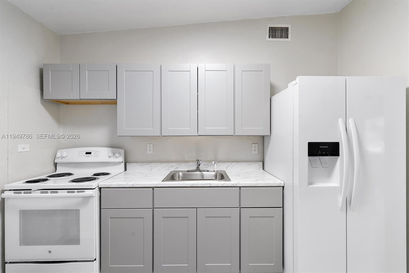 2201 NW 166th St Miami Gardens, FL 33054