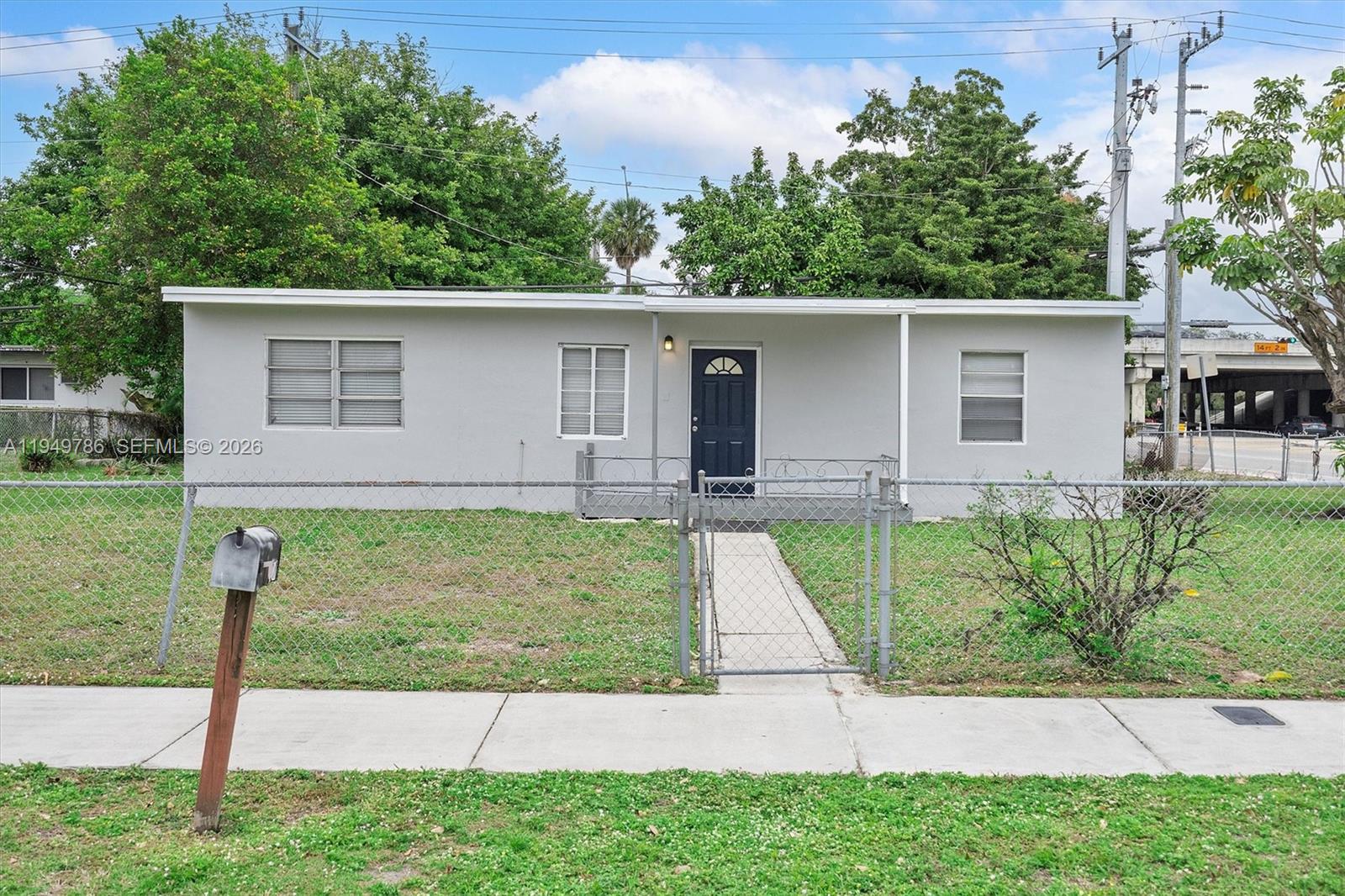 2201 NW 166th St Miami Gardens, FL 33054