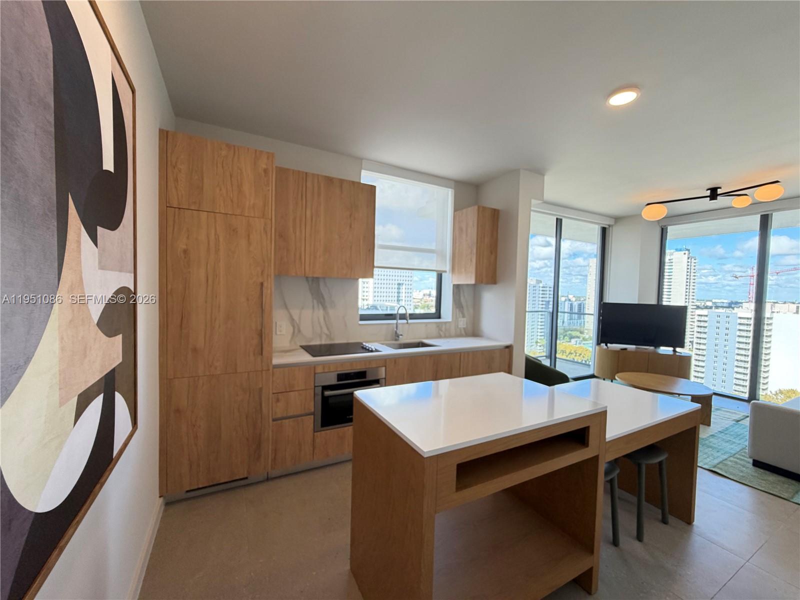 image The Crosby Miami Worldcenter0