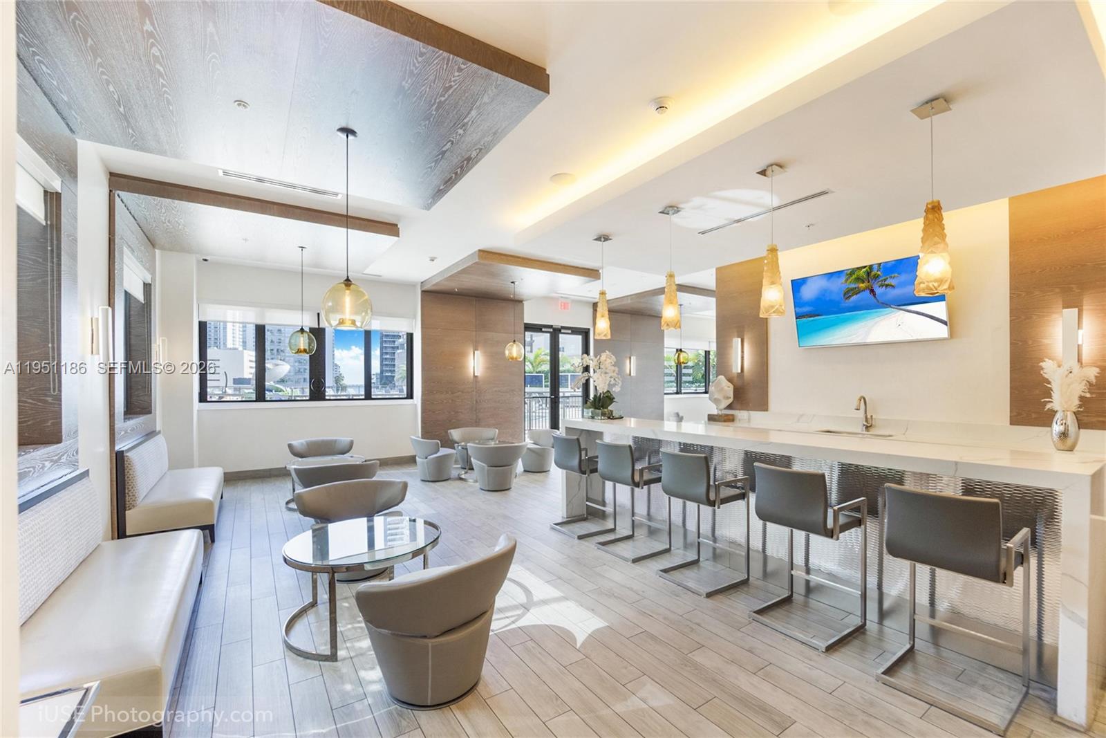 image Nine at Mary Brickell Village10