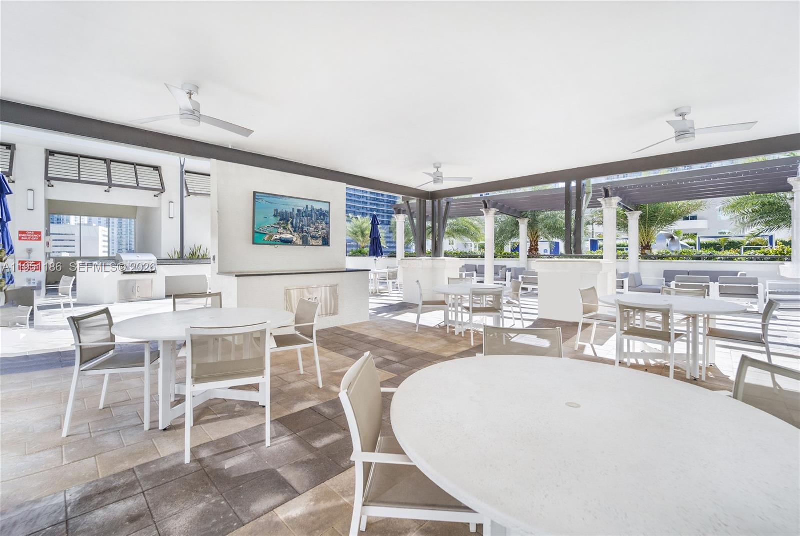 image Nine at Mary Brickell Village14