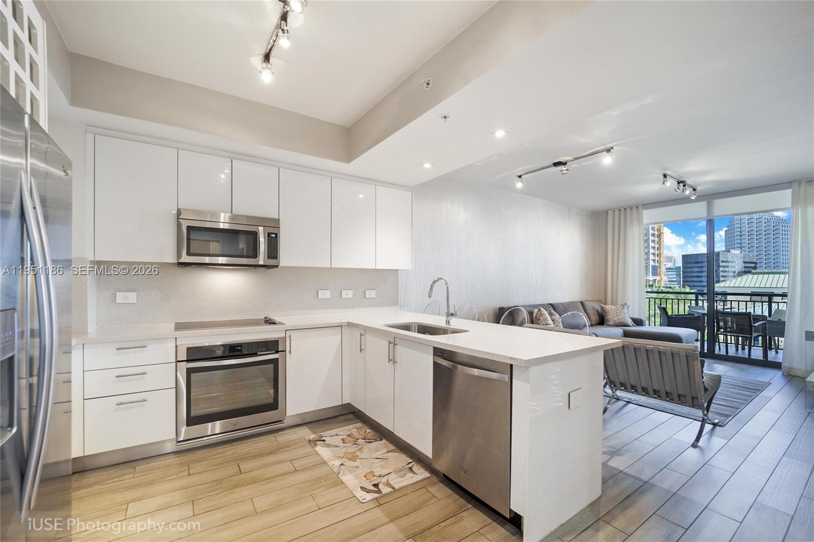 image Nine at Mary Brickell Village2