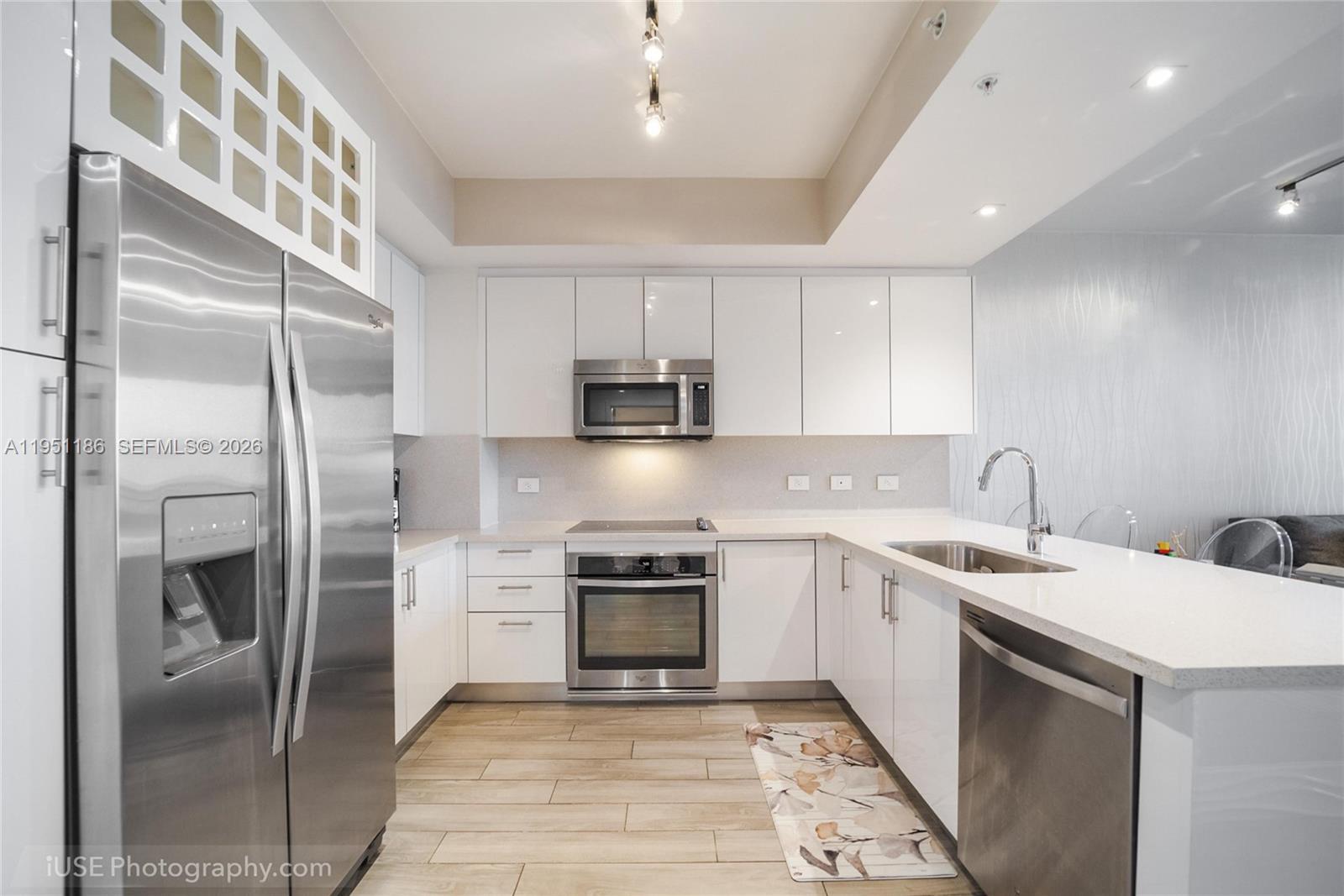 image Nine at Mary Brickell Village3