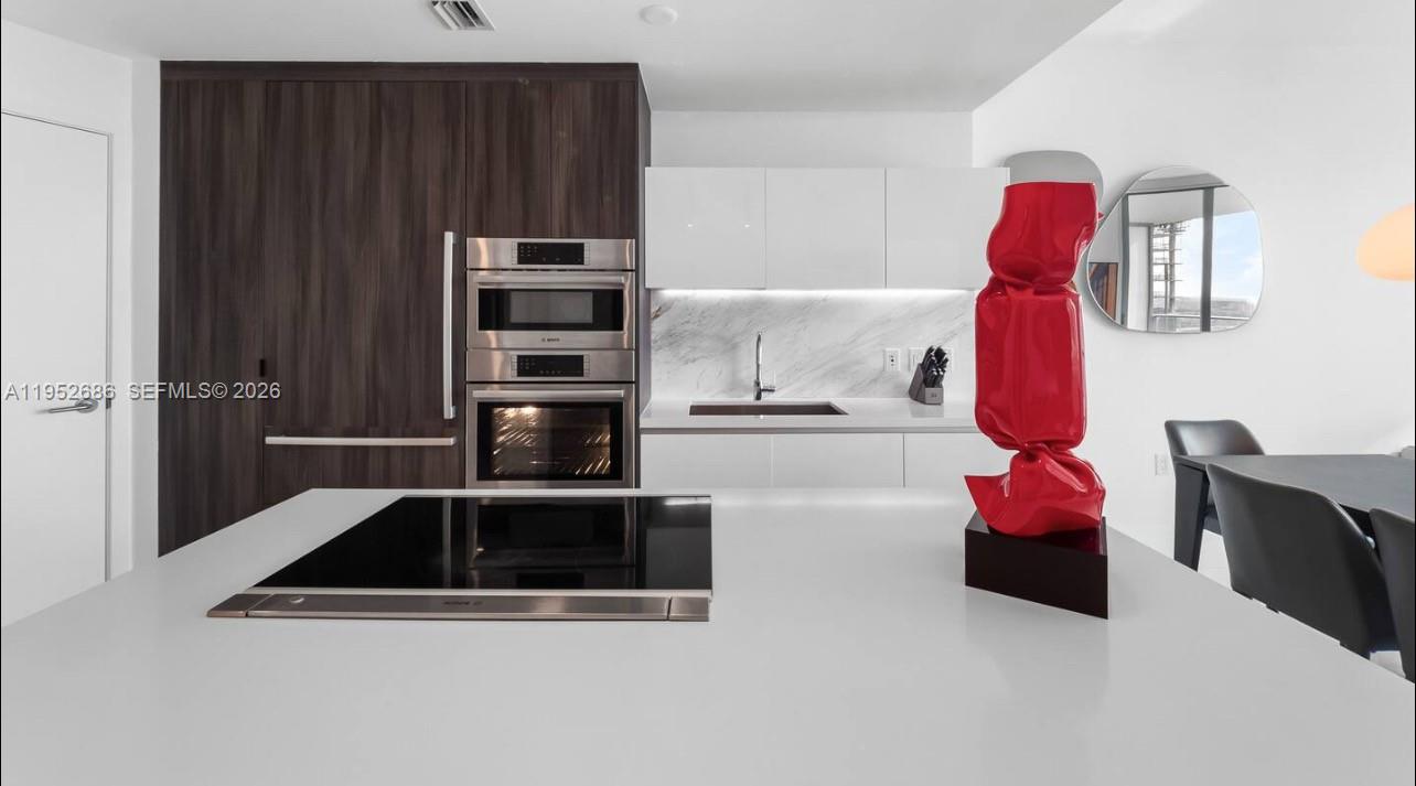 851 NE 1st Ave #1606 Miami, FL 33132