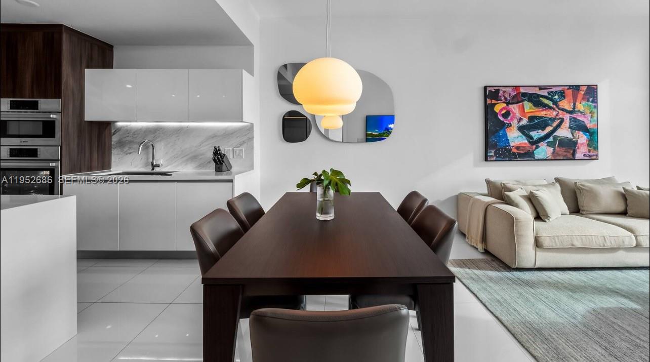 851 NE 1st Ave #1606 Miami, FL 33132