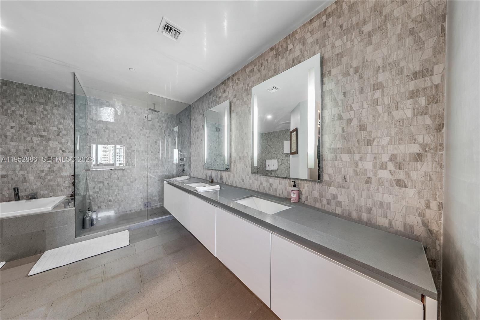 image Reach Brickell City Centre8