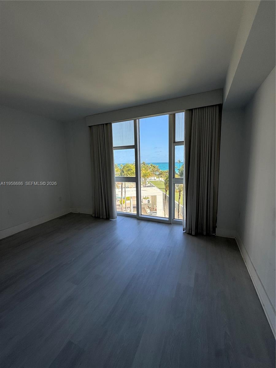 image Harbour House4