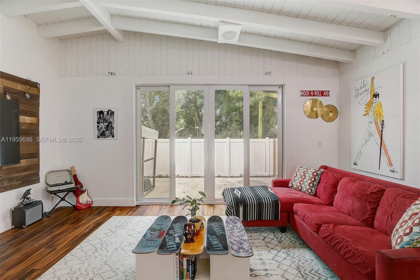 14530 Garden Dr Miami, FL 33168