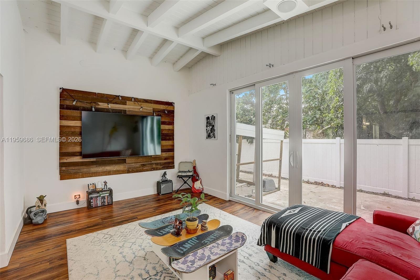 14530 Garden Dr Miami, FL 33168