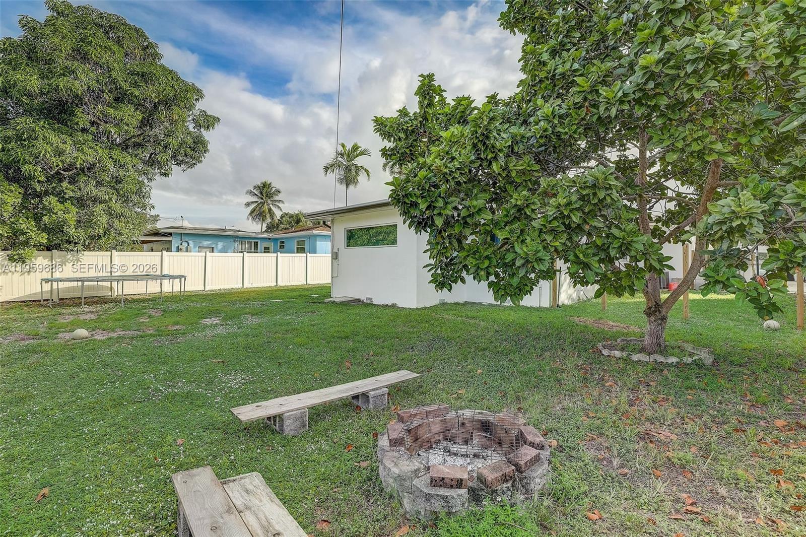 14530 Garden Dr Miami, FL 33168