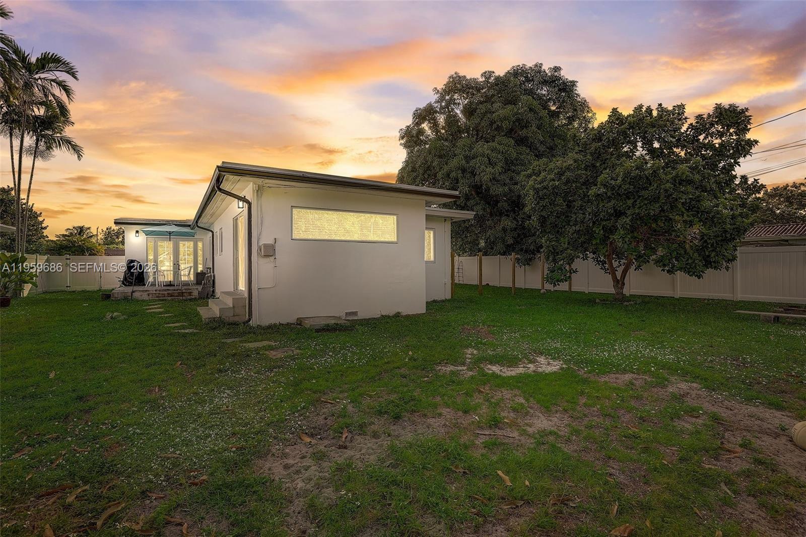 14530 Garden Dr Miami, FL 33168