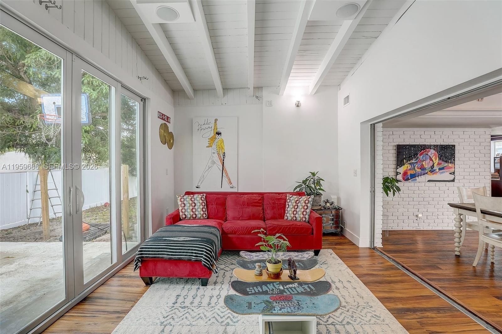 14530 Garden Dr Miami, FL 33168