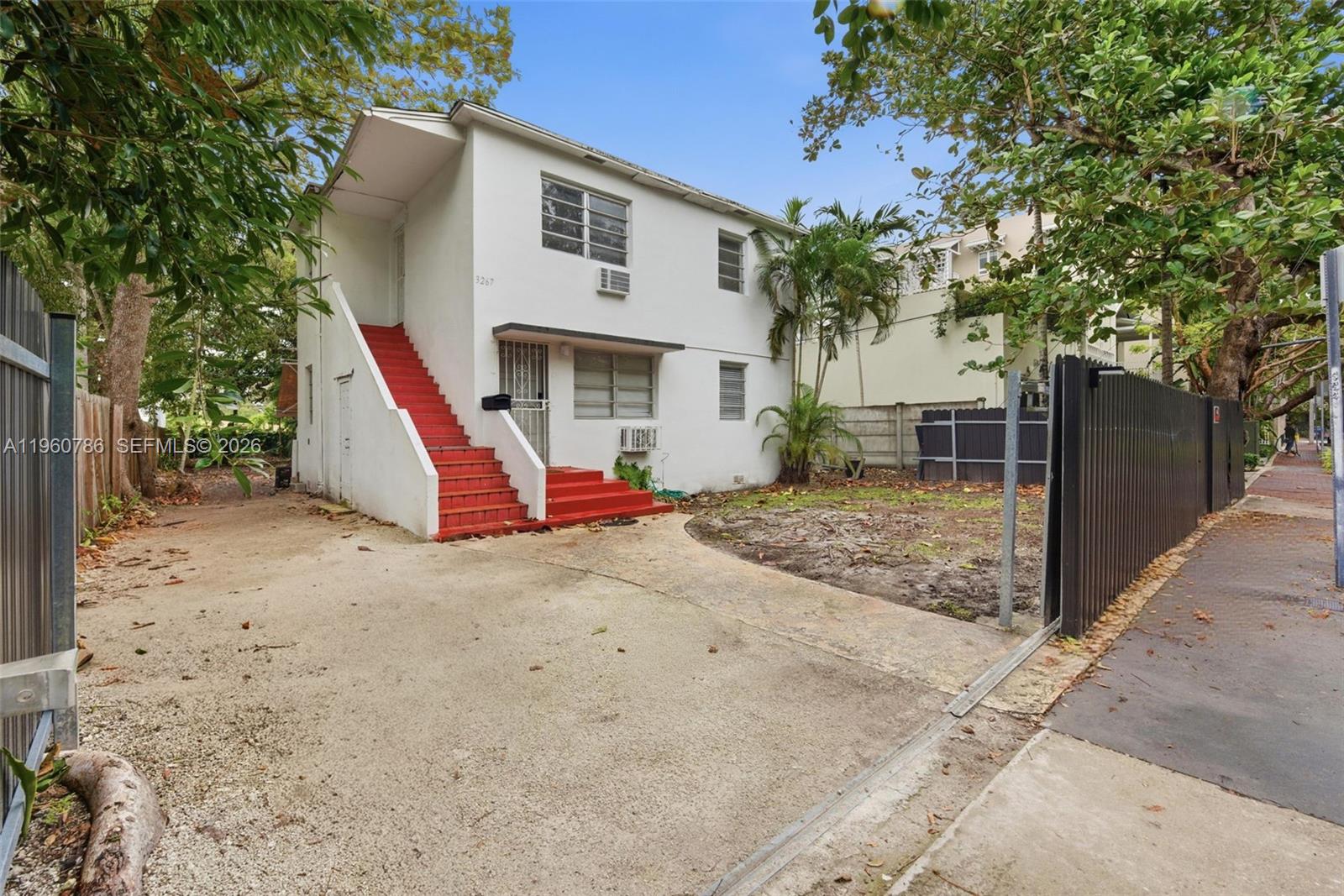 3265 Franklin Ave #Downstairs