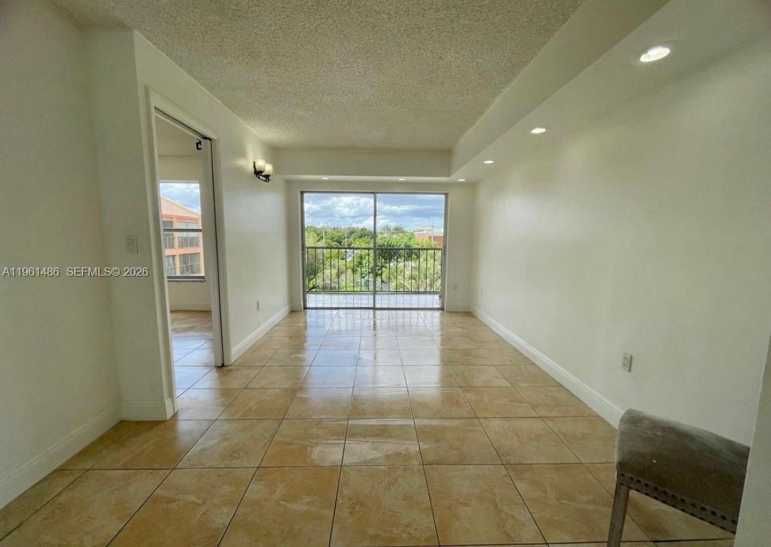 9405 W Flagler St #D403 Miami, FL 33174