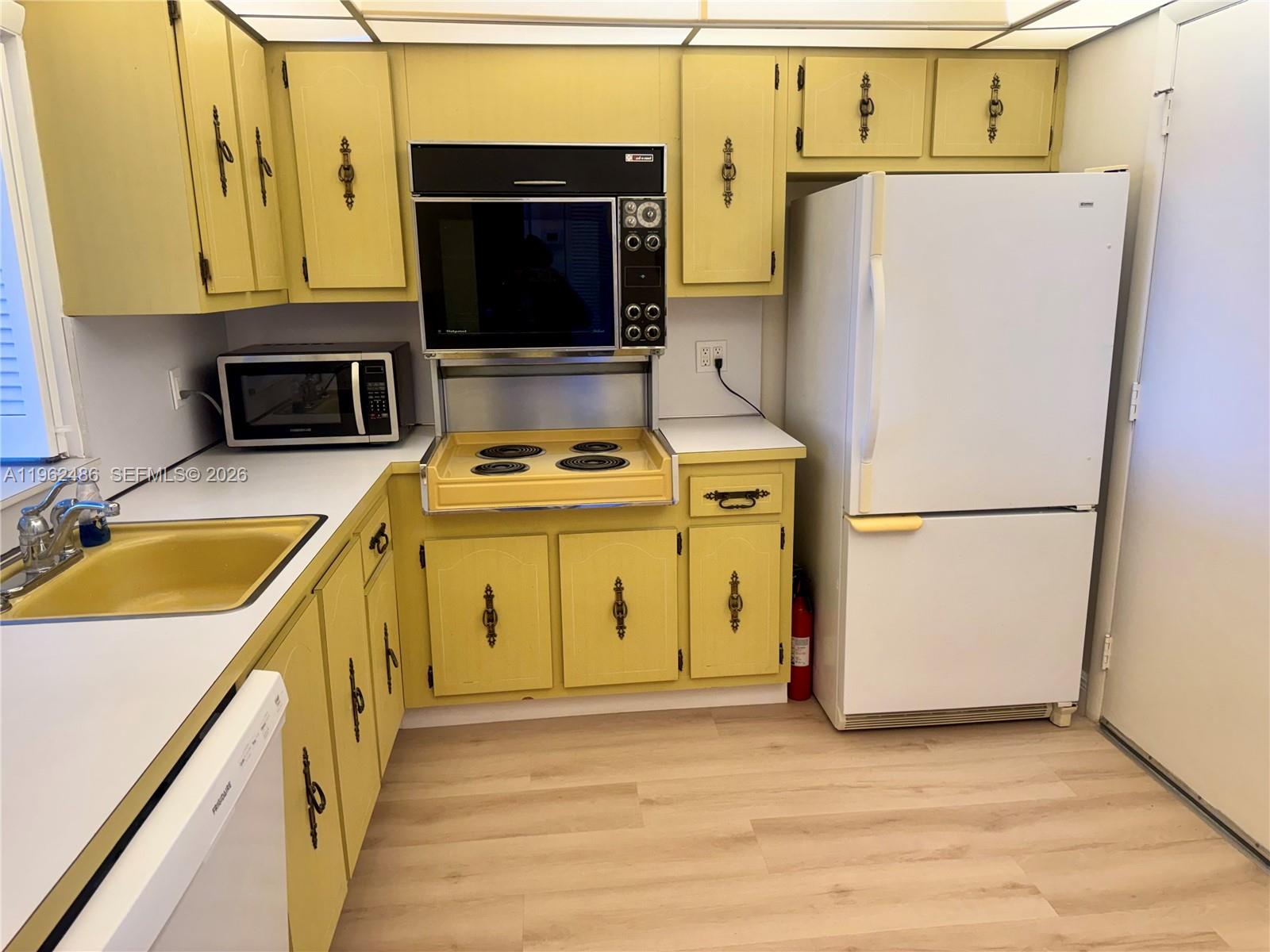 3750 NE 169th St #Apt.G.405 North Miami Beach, FL 33160