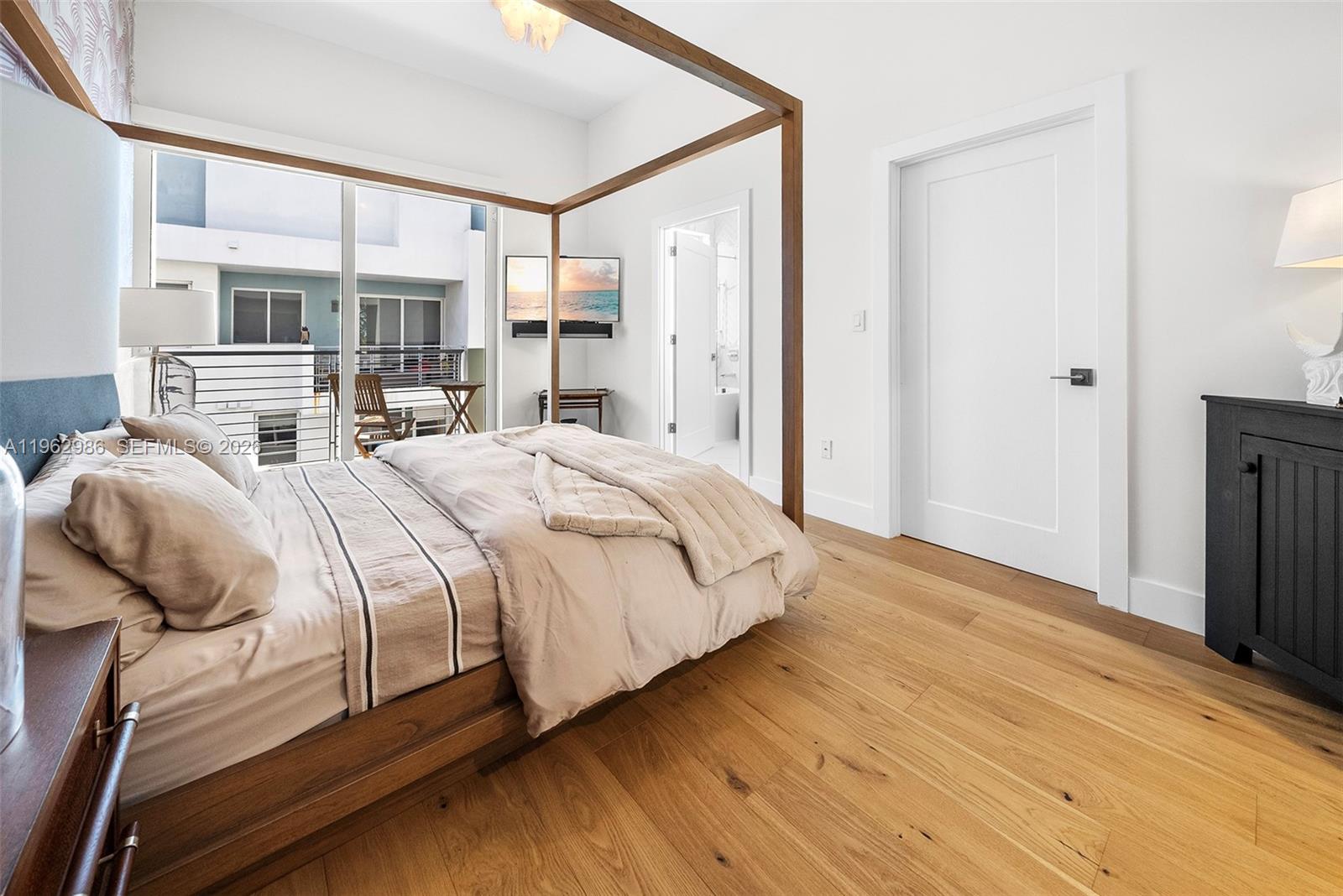 95 N Shore Dr Miami Beach, FL 33141