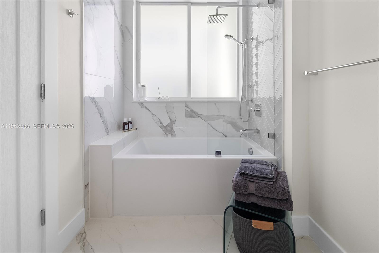 95 N Shore Dr Miami Beach, FL 33141