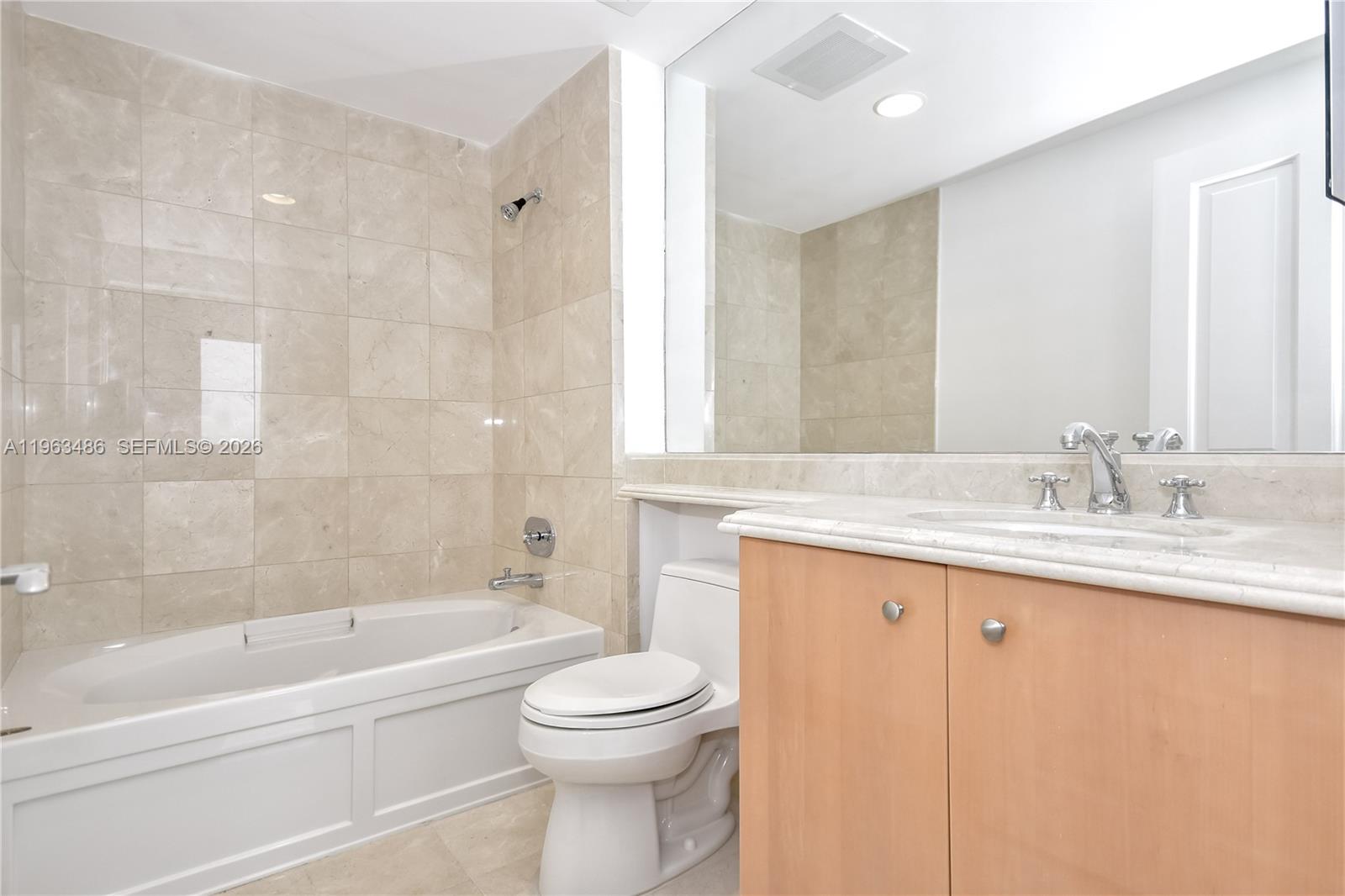 image Acqualina Residences17