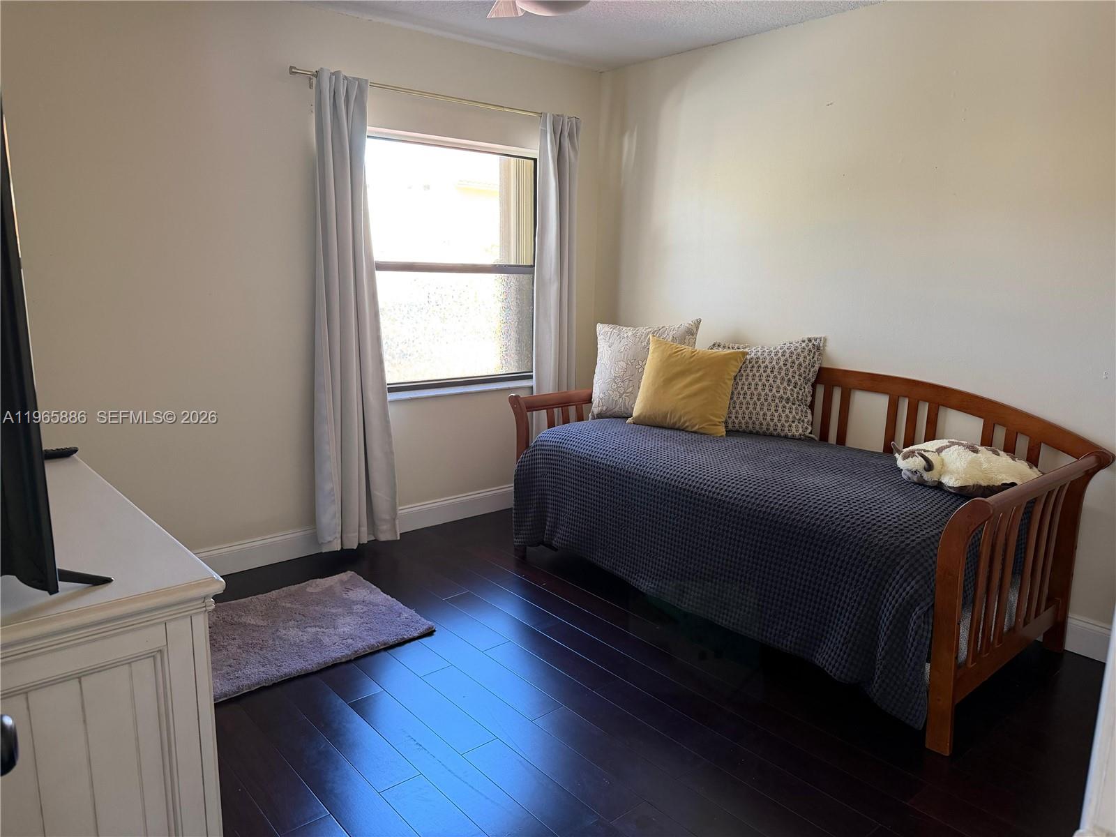 2925 E Aviary Dr Cooper City, FL 33026