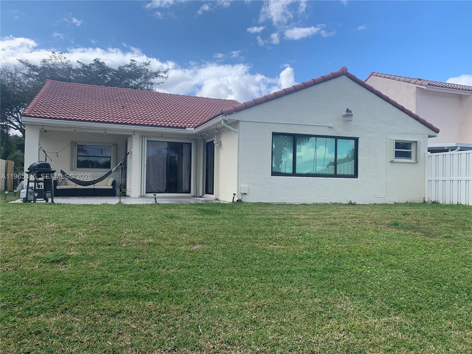 2925 E Aviary Dr Cooper City, FL 33026