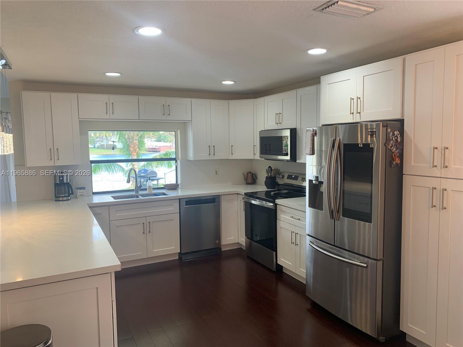 2925 E Aviary Dr Cooper City, FL 33026